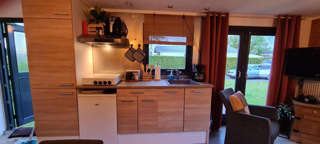 Gezellige Chalet Met Grote Privetuin. Dronrijp 외부 사진