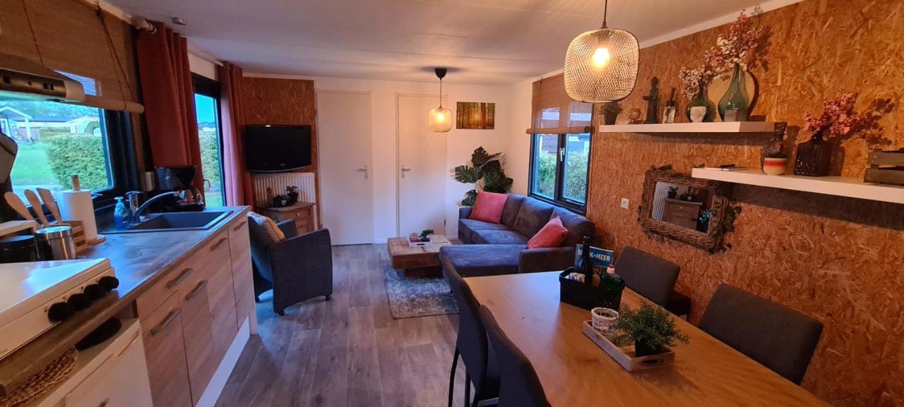 Gezellige Chalet Met Grote Privetuin. Dronrijp 외부 사진