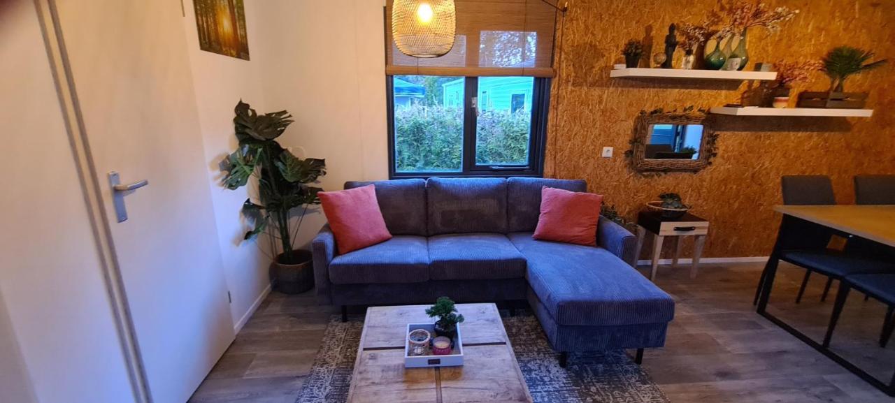 Gezellige Chalet Met Grote Privetuin. Dronrijp 외부 사진
